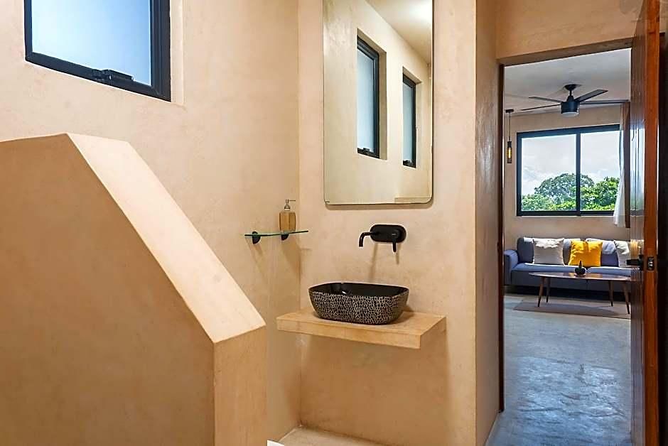 Ujo Boutique 4*