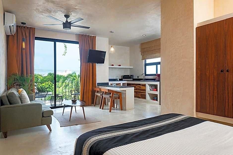 Ujo Boutique 4*