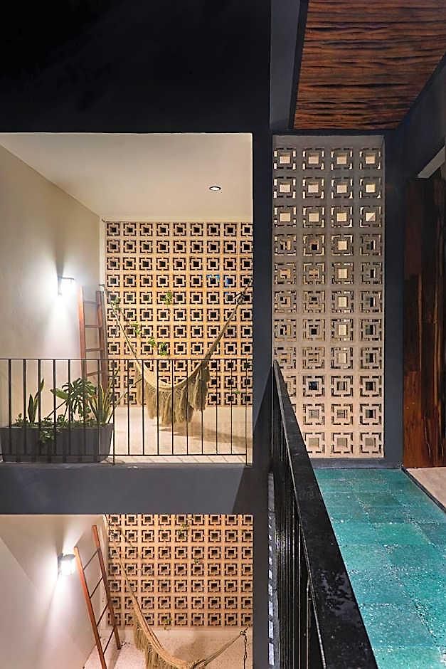 Ujo Boutique 4*