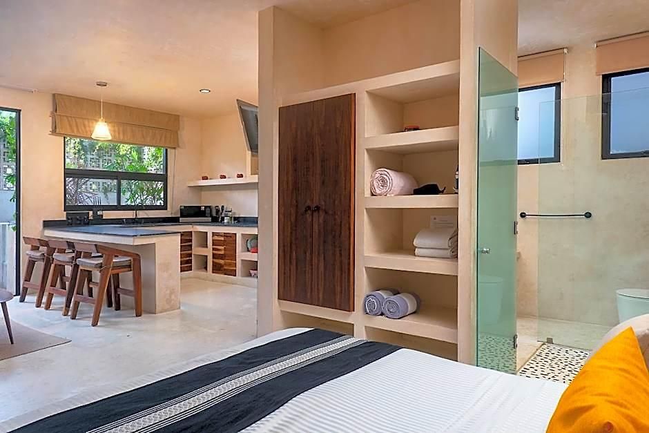 Ujo Boutique 4*