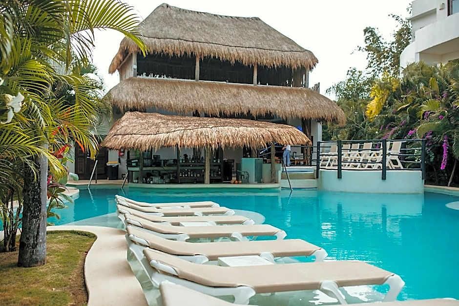 Apartahotel Mak Nuk Village - Clothing Optional 3*