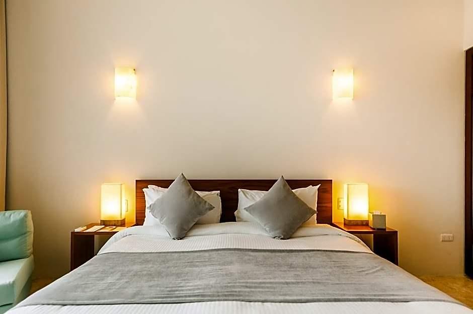 Mak Nuk Village - Clothing Optional Apartahotel
