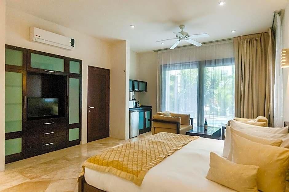 Apartahotel Mak Nuk Village - Clothing Optional 3*