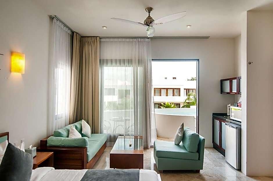 Apartahotel Mak Nuk Village - Clothing Optional 3*