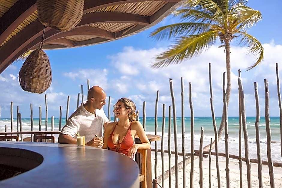 Secrets And Club (adults Only) Hotel 4*