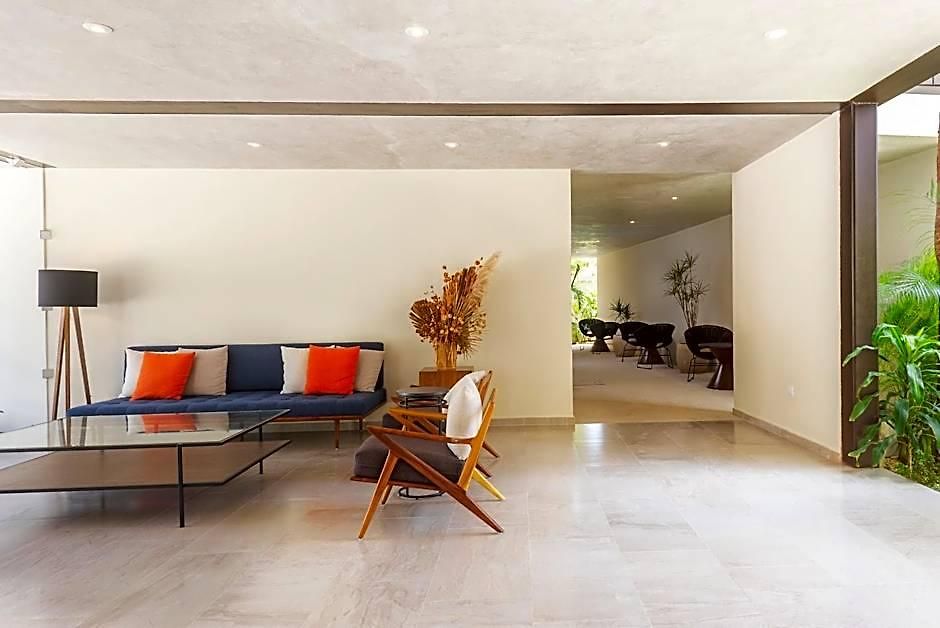Chic With Swim-up Pool Access Hotel *