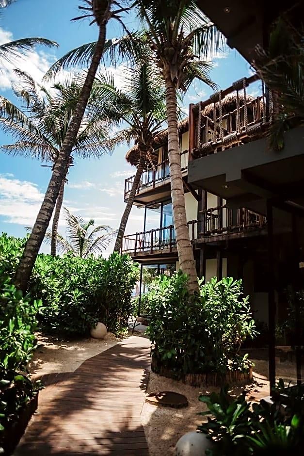 Akkuun Adults Only Hotel 3*