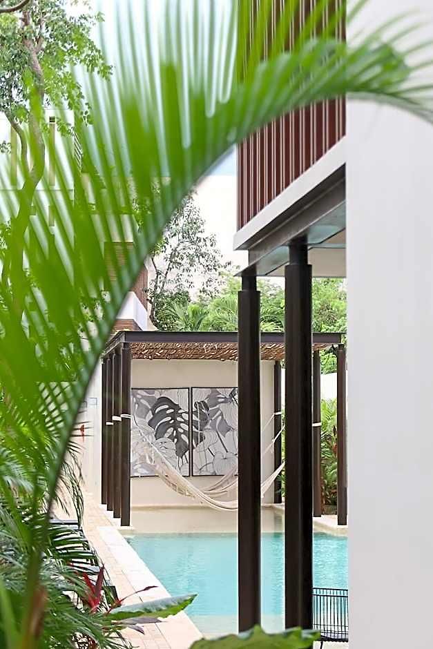 Hotel Chic With Private Pool & Rooftop 3*