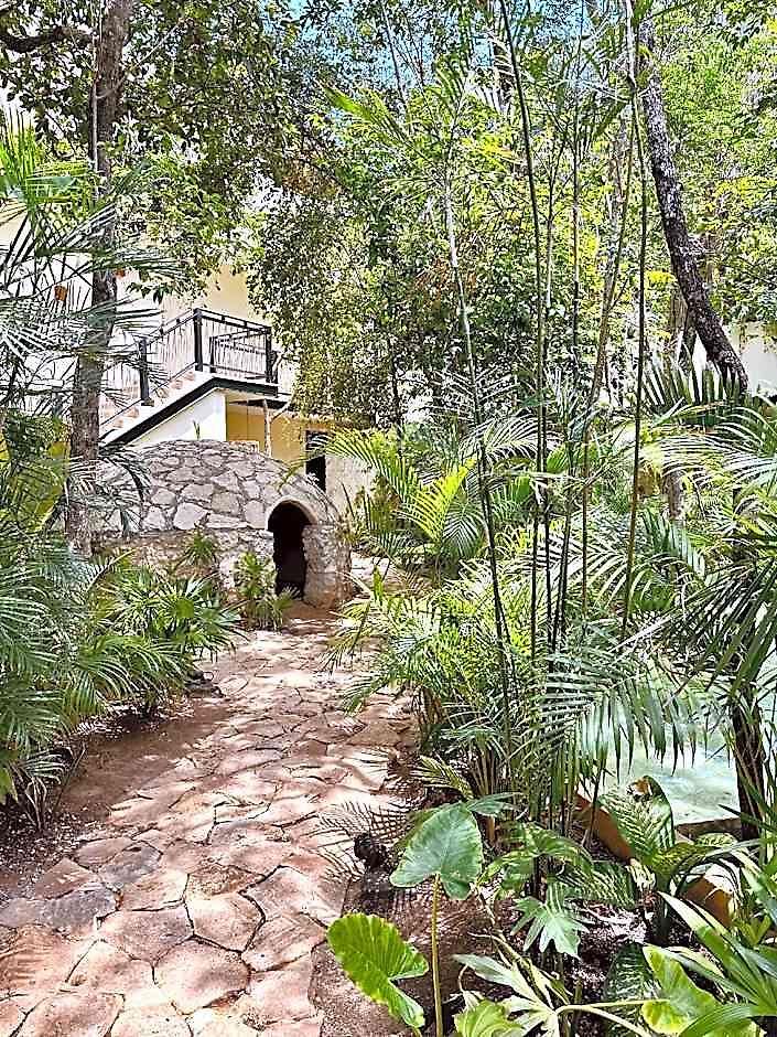 Hotel Kuukum 4*