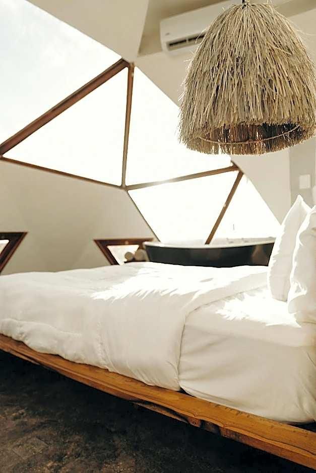 Mamasan Treehouses & Hotel Tulum