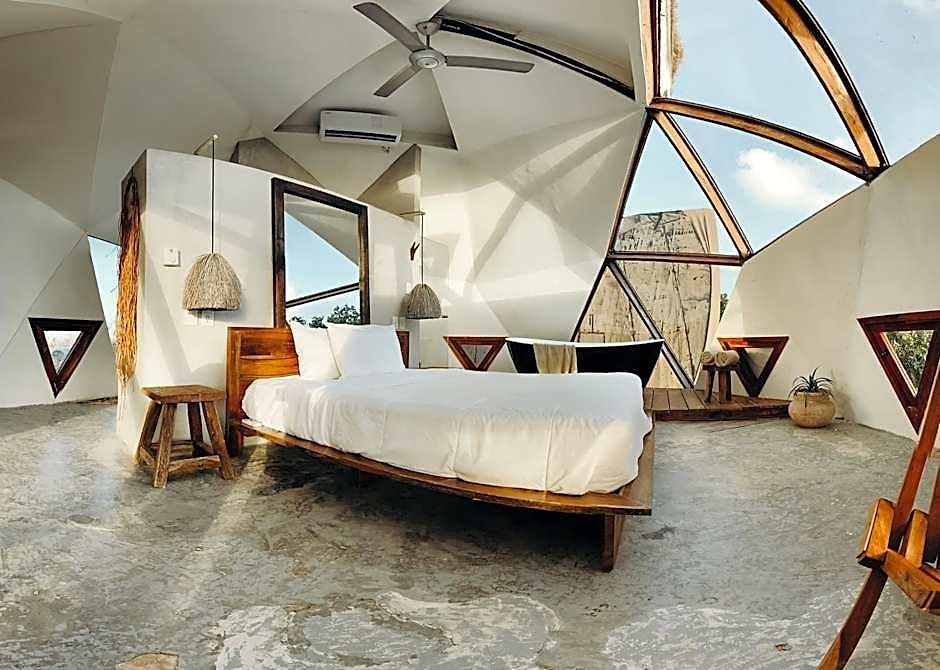 Mamasan Treehouses & 4*