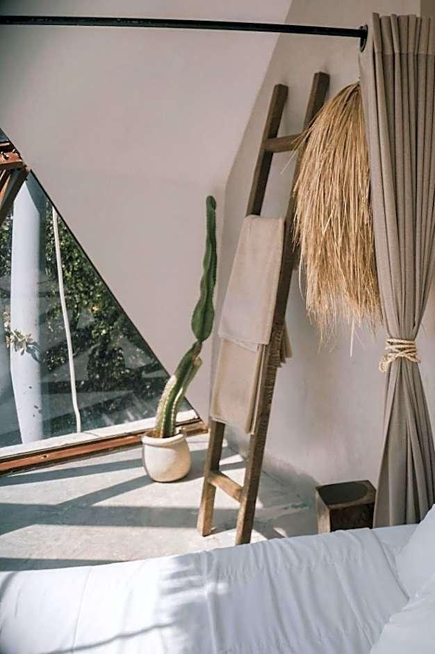 Hotel Mamasan Treehouses & Tulum