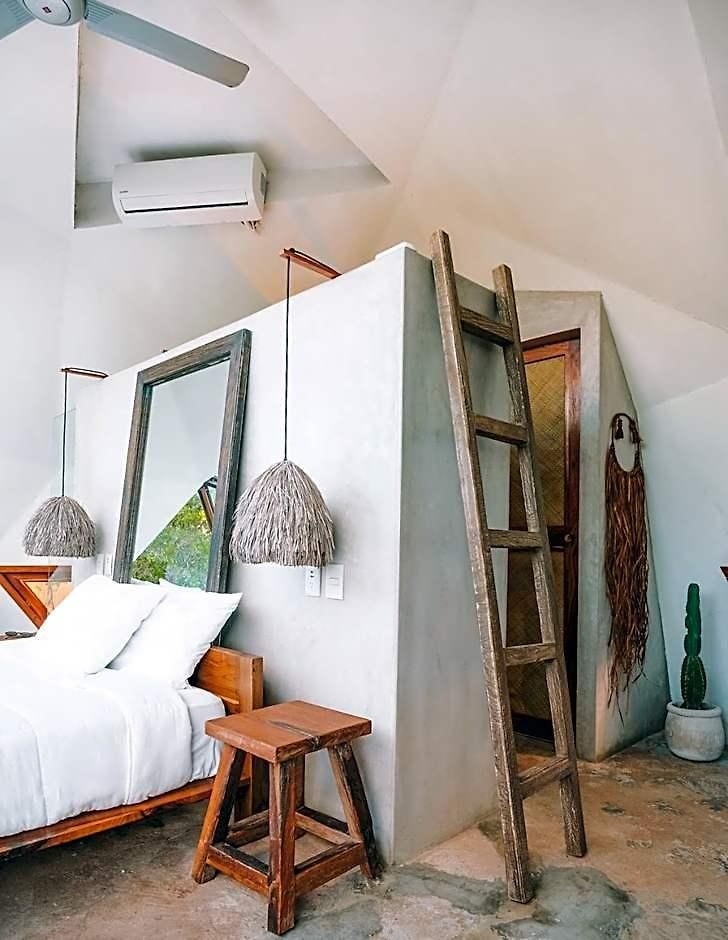 Mamasan Treehouses & Hotel Tulum