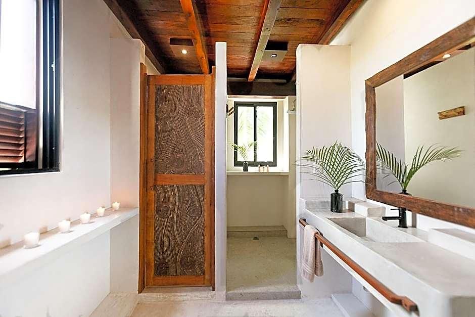 Mohave Jungle Hotel