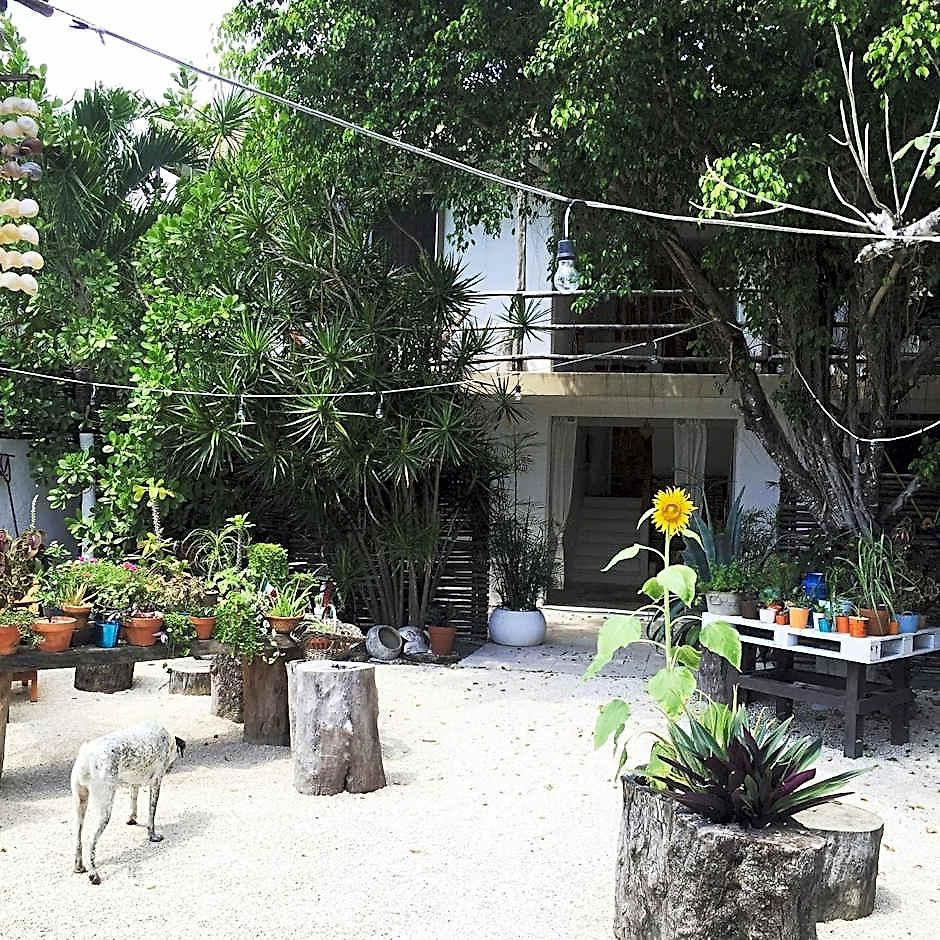 Teetotum Hotel