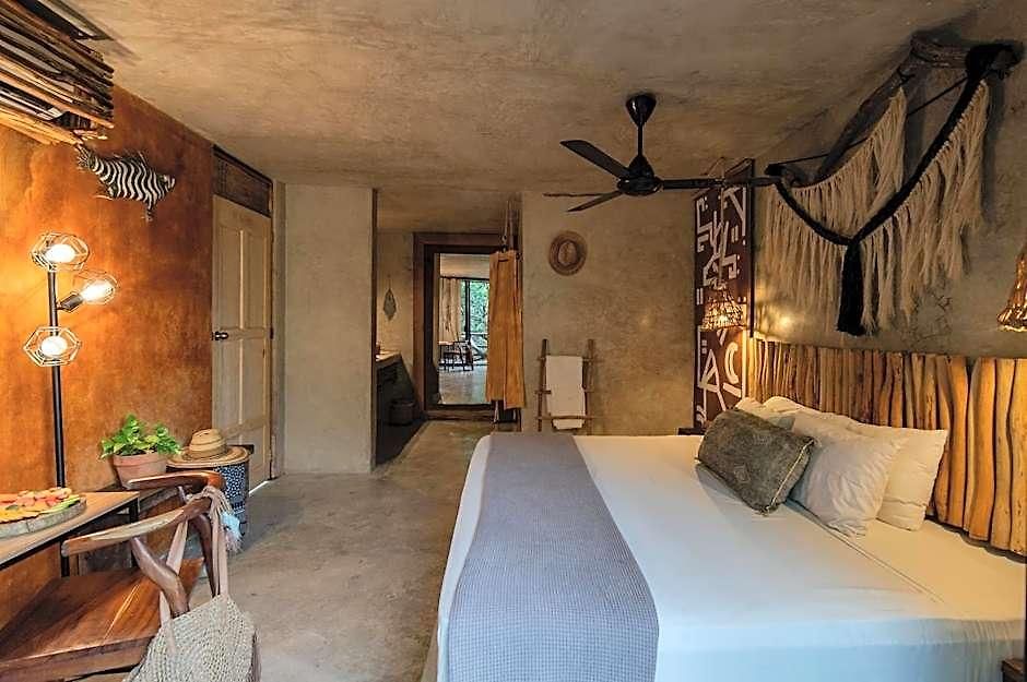 Hotel Casa Coyote 3*