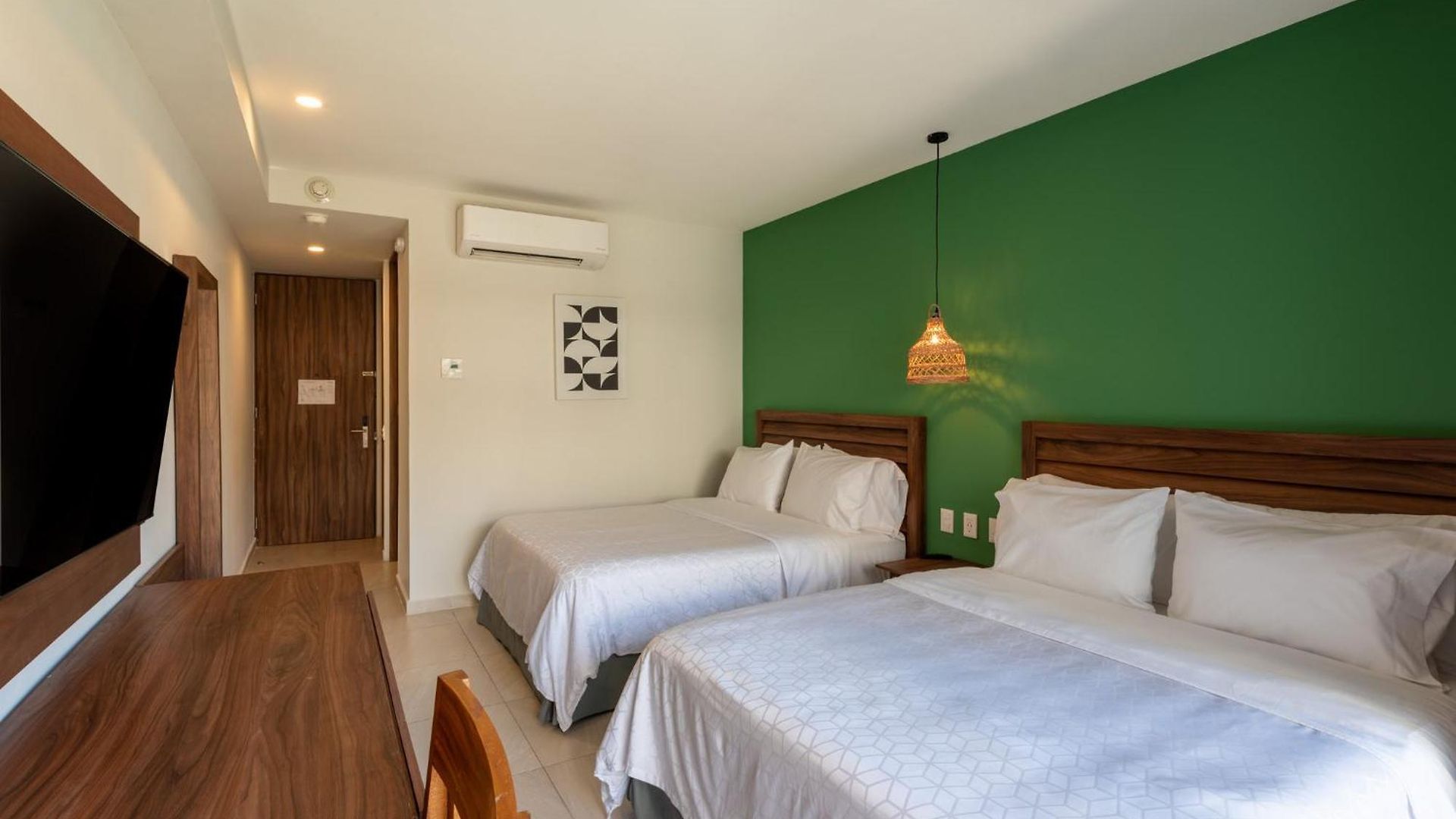 Hotel By Ihg