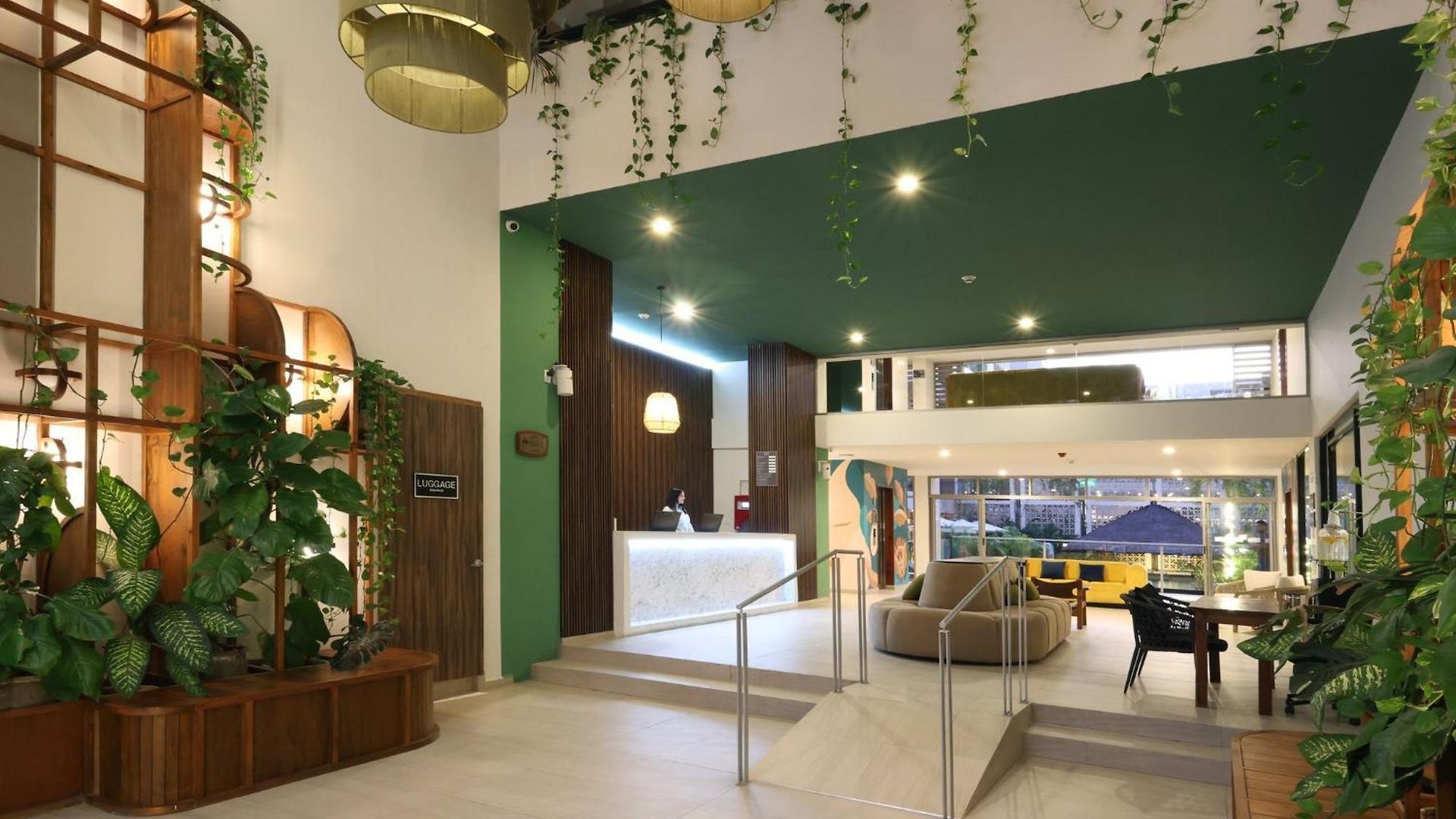 By Ihg Hotel