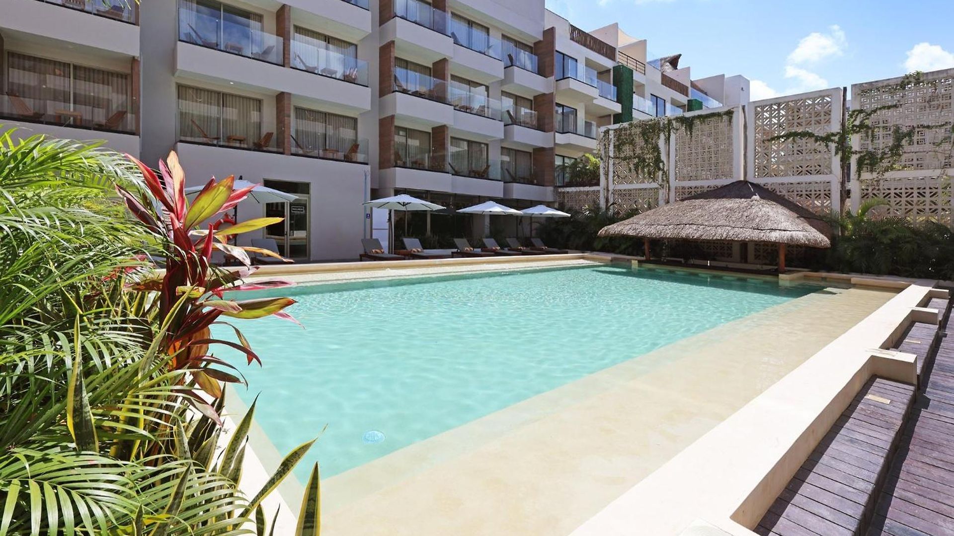 Hotel By Ihg