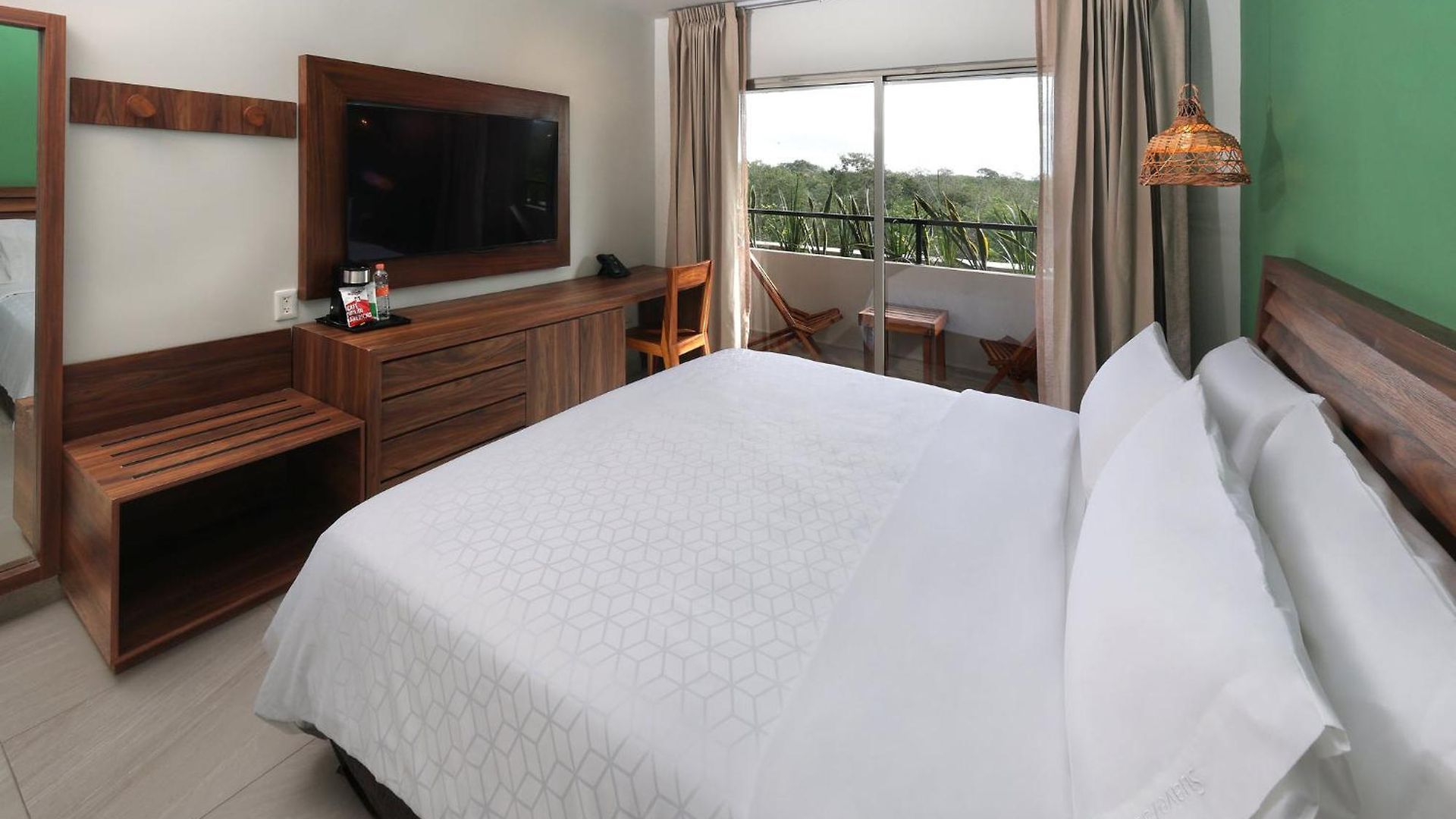 By Ihg Tulum
