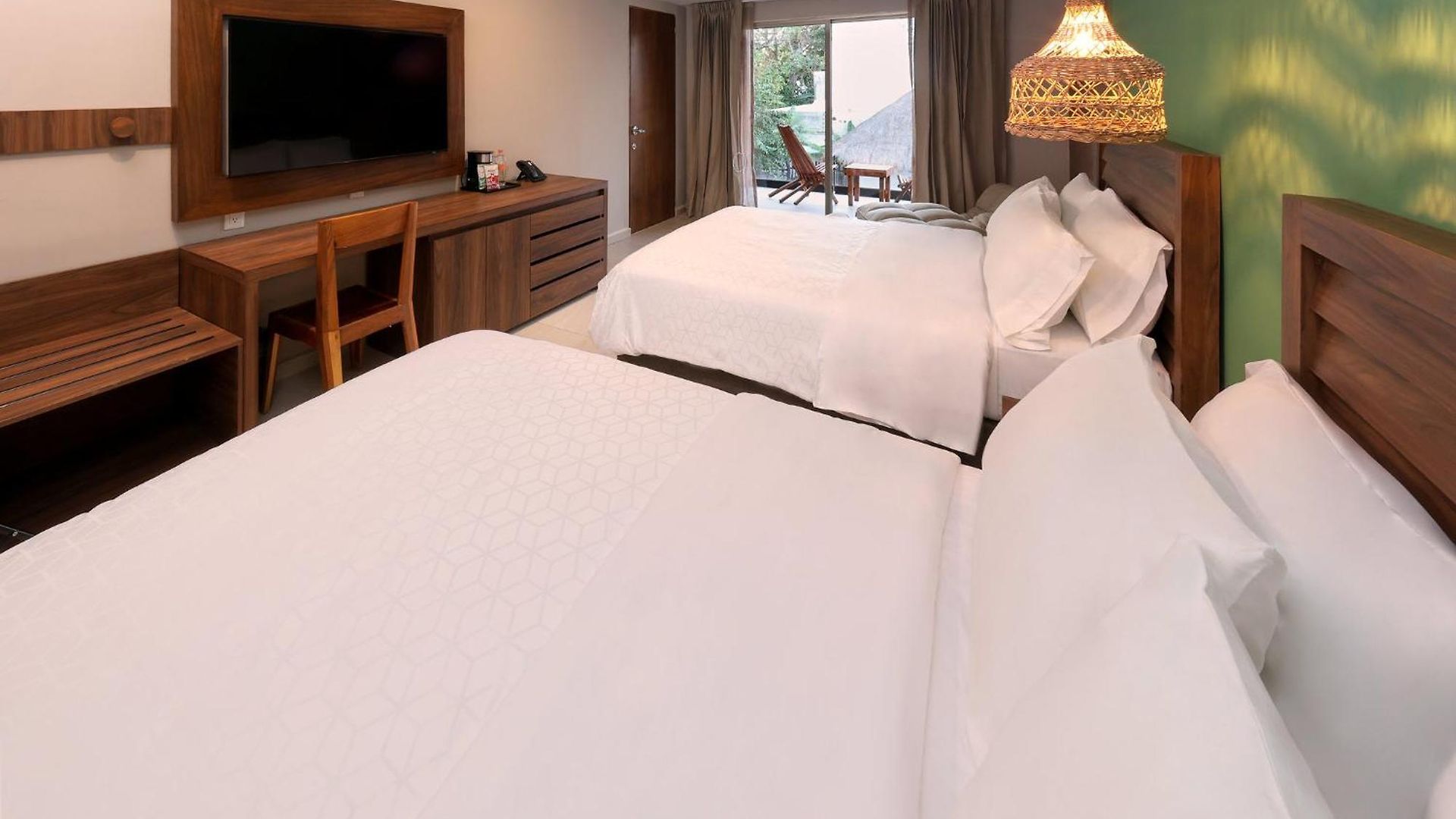 By Ihg Hotel 4*