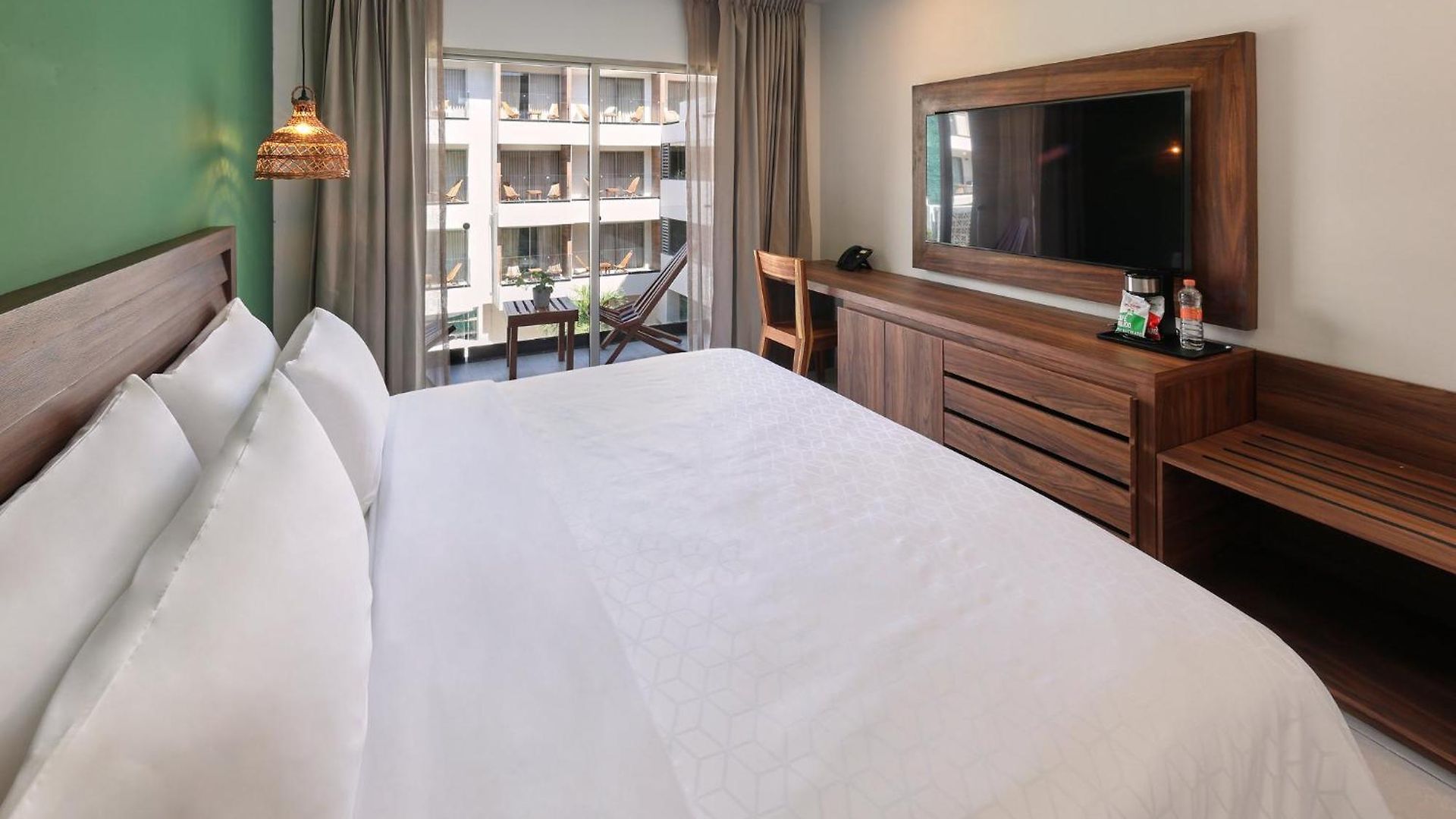 By Ihg Tulum