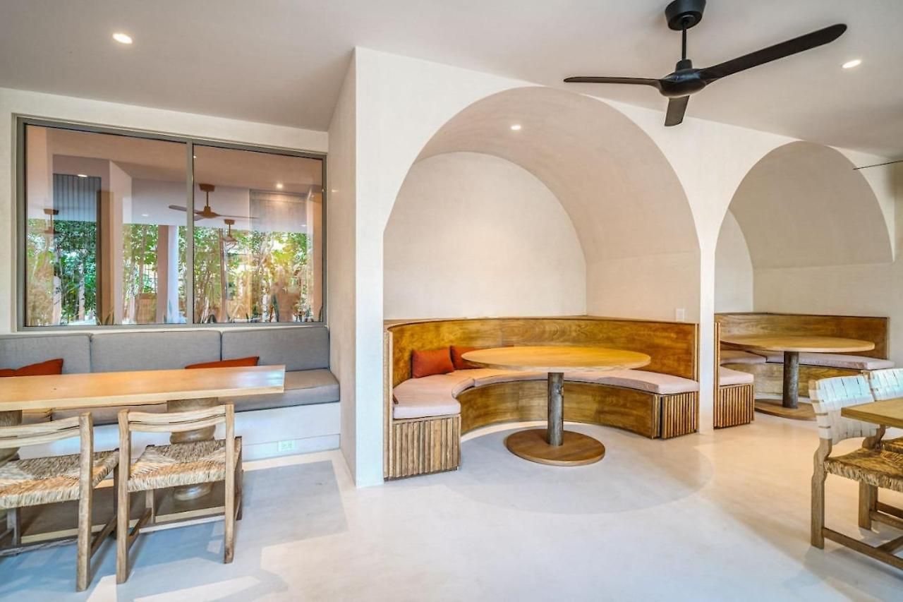 Amazing 1br Jungle With Restaurant, Pool And Gym Apartment *