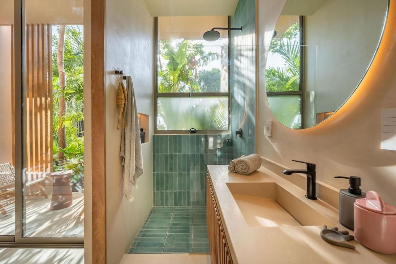 Amazing 1br Jungle With Restaurant, Pool And Gym