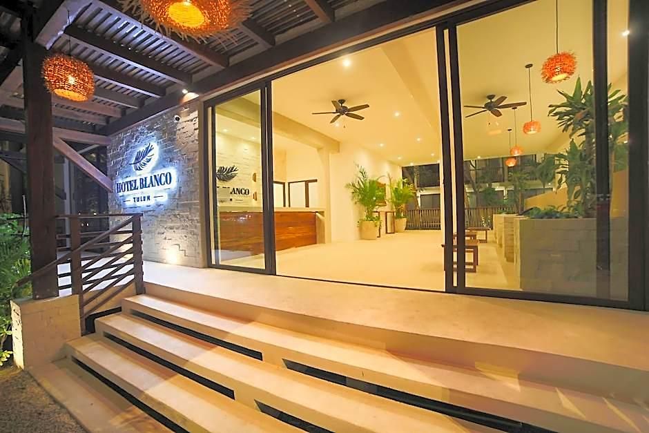 Hotel Blanco Adults Only