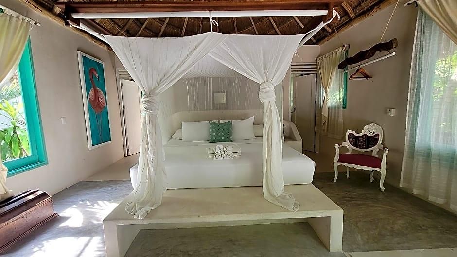 Cormoran & Cenote Hotel