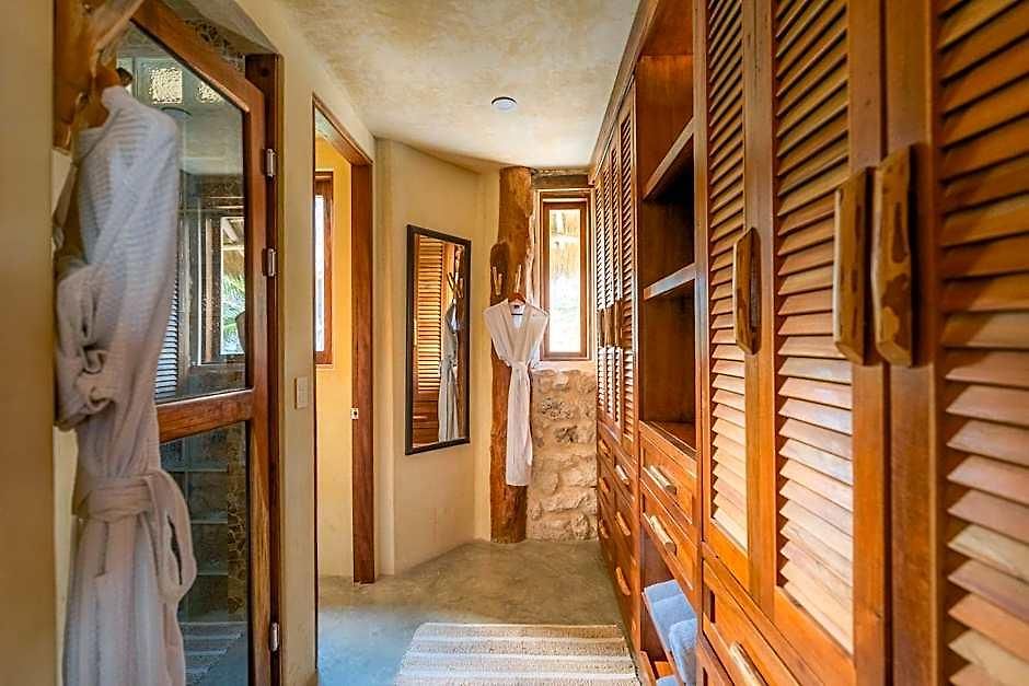 Alaya Beachfront 4*