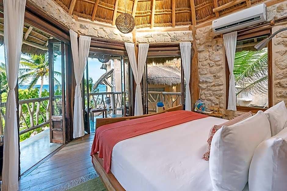 Hotel Alaya Beachfront