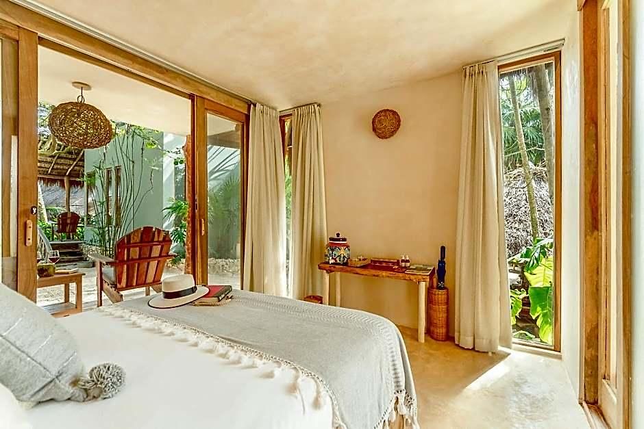 Ahau Beachfront (adults Only)