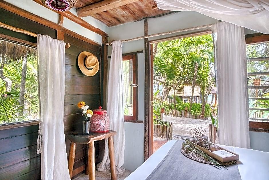 Ahau Beachfront (adults Only) Hotel