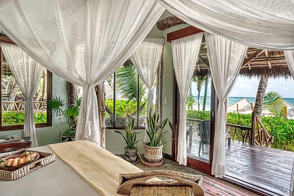 Ahau Beachfront (adults Only) Hotel