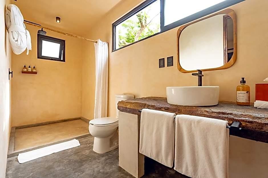 Hotel Casa Ganesh Beachfront 4*