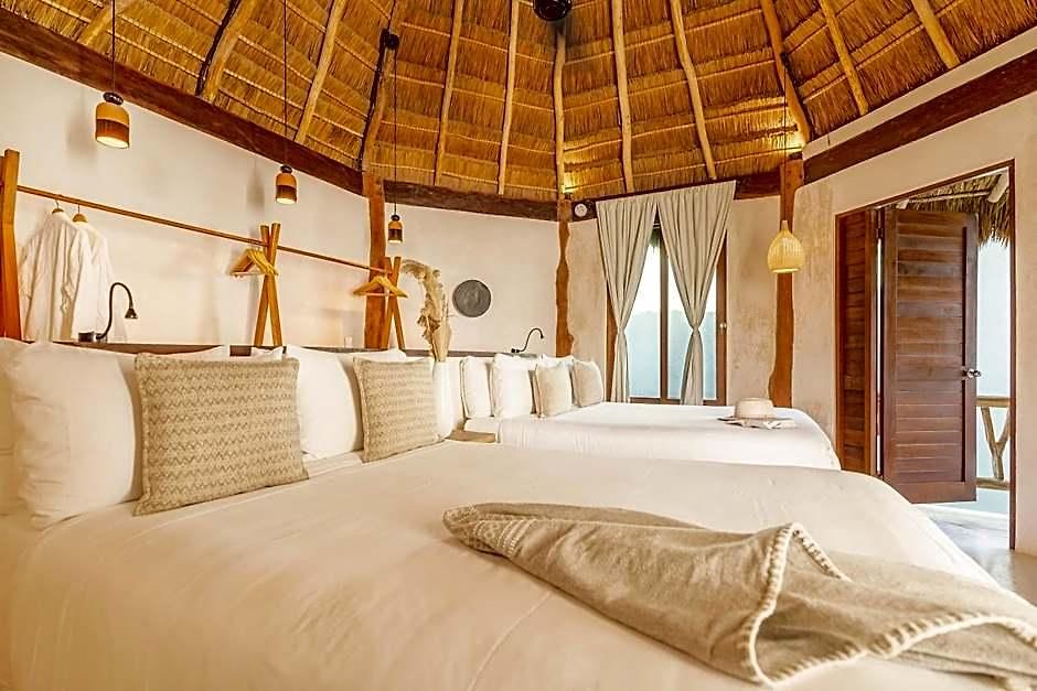 Hotel Casa Ganesh Beachfront 4*
