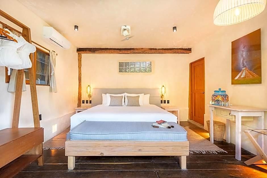 Hotel Casa Ganesh Beachfront 4*