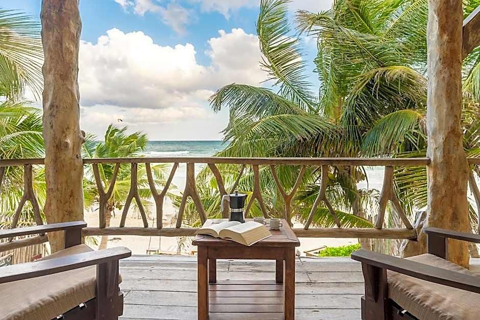 Hotel Casa Ganesh Beachfront 4*