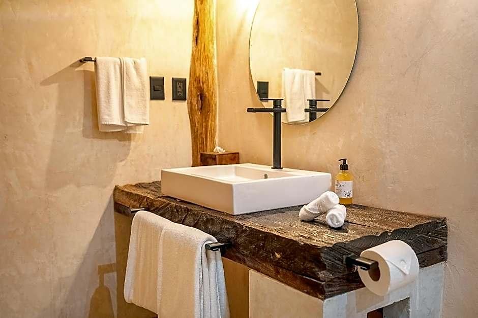 Hotel Casa Ganesh Beachfront