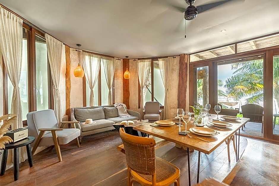 Hotel Casa Ganesh Beachfront 4*