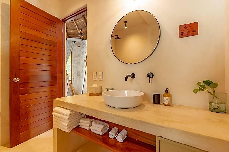 Casa Ganesh Beachfront Hotel 4*