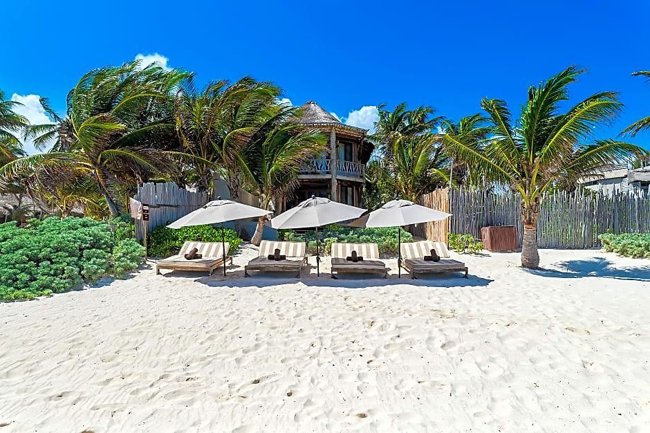 Hotel Casa Ganesh Beachfront
