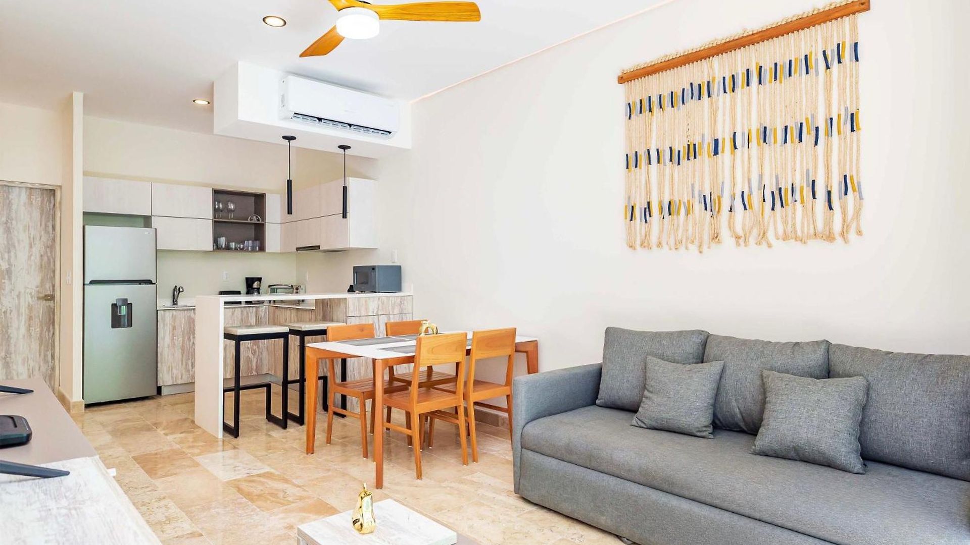 Stylish Sexy 1 Bd W/ Private Pool & Rooftop Pool Apartment