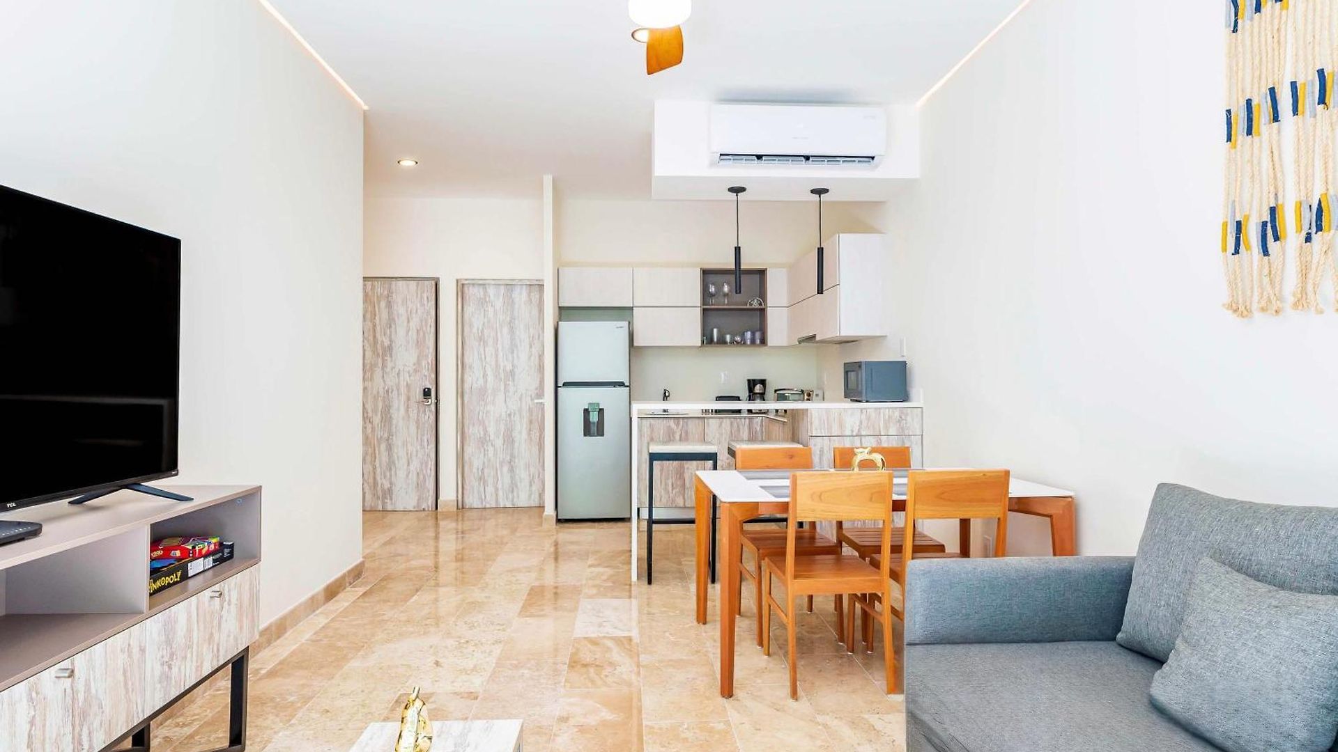 Stylish Sexy 1 Bd W/ Private Pool & Rooftop Pool Apartment *