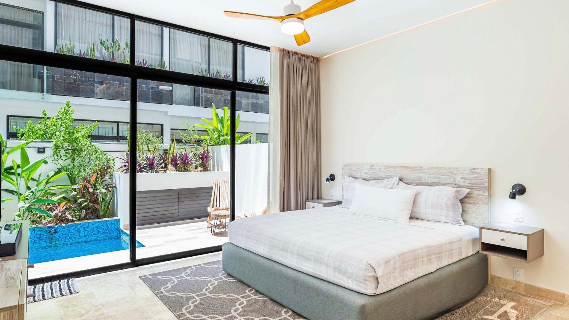 Stylish Sexy 1 Bd W/ Private Pool & Rooftop Pool Apartment *