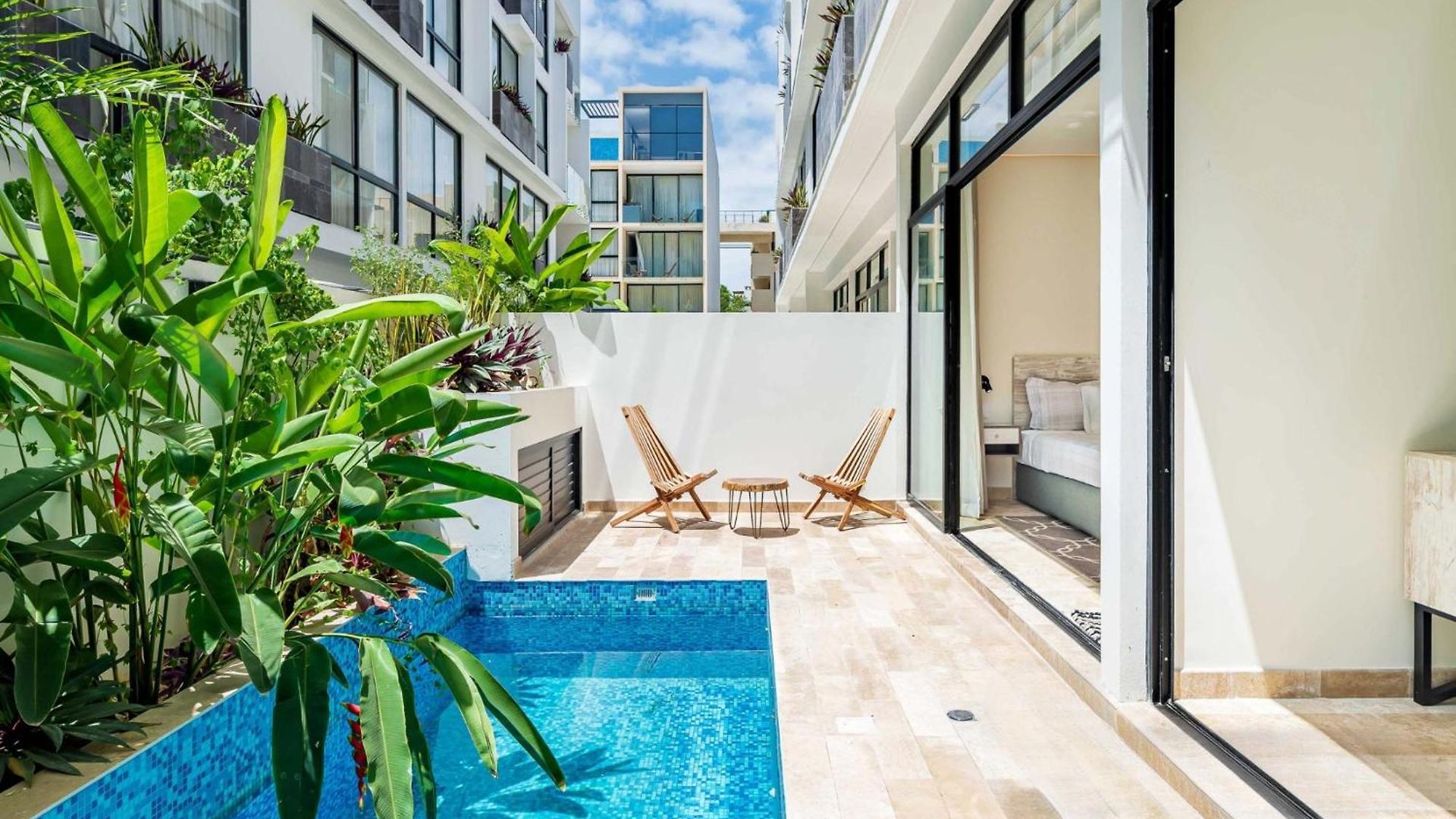 Apartment Stylish Sexy 1 Bd W/ Private Pool & Rooftop Pool