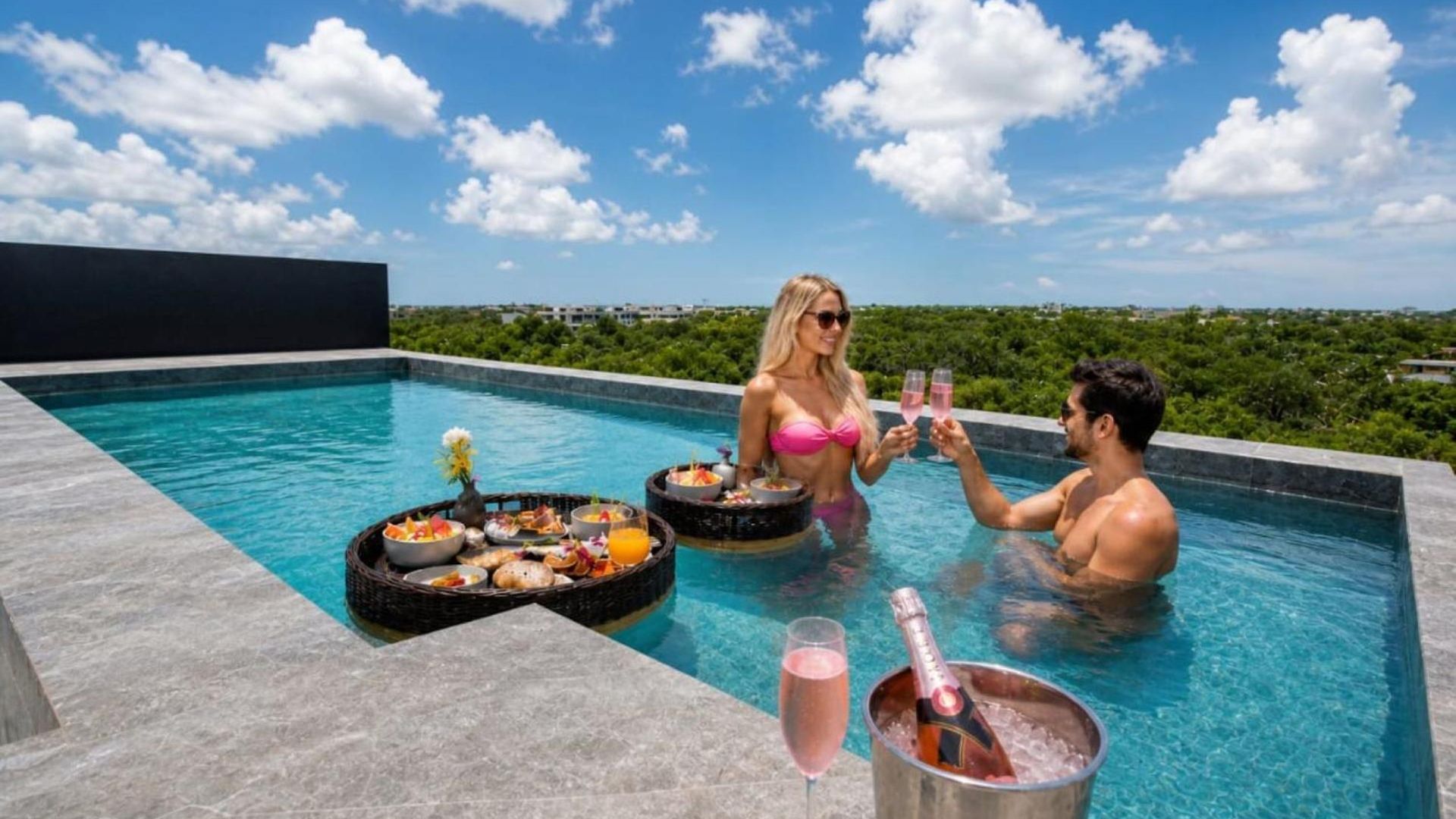 Rose Noir Premium 4 Bedroom Villa, Private Rooftop Pool & Complimentary Spa, Aldea Zama Villa