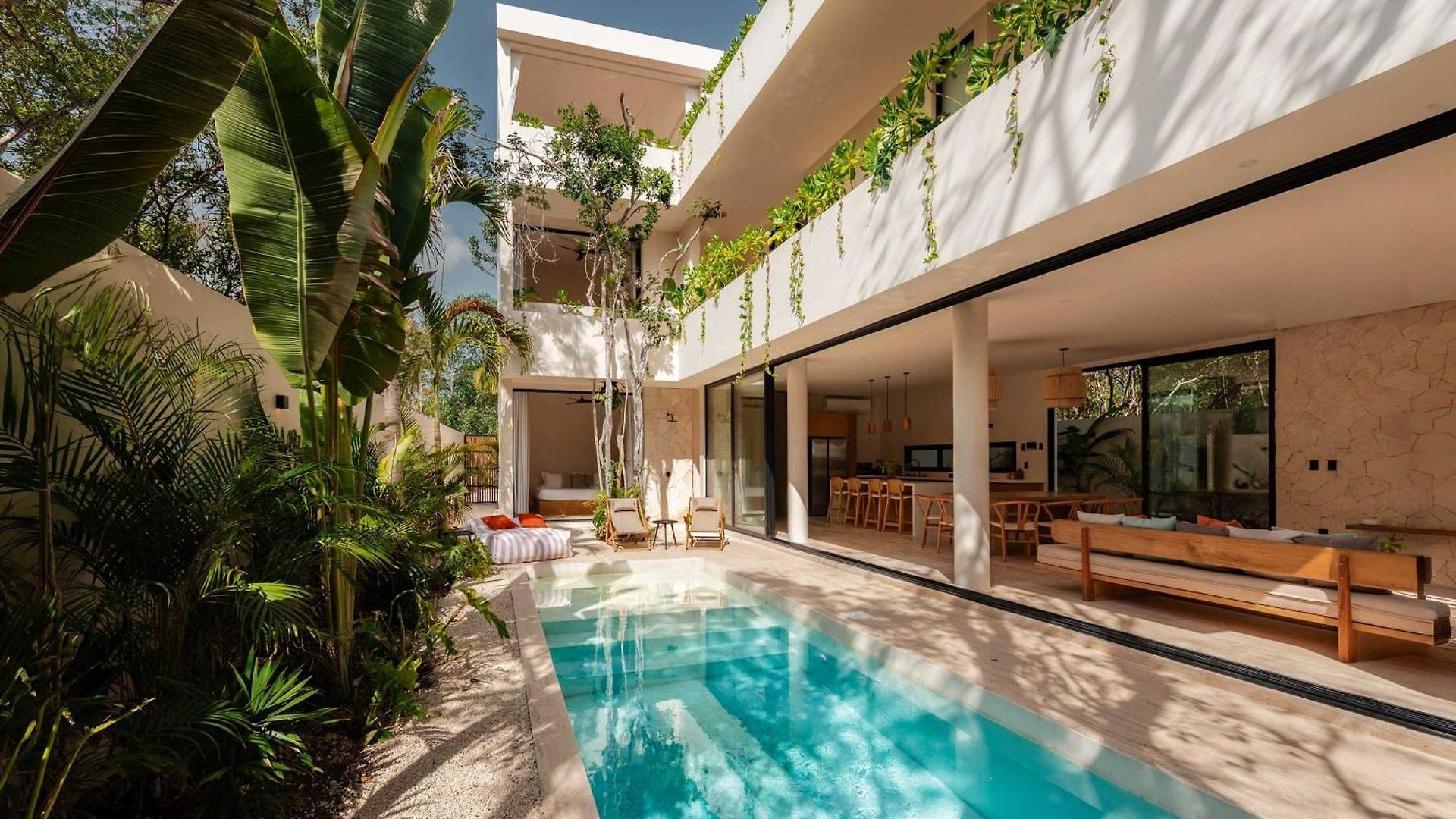 Lumila Rooftop Sunset & Jungle Views *