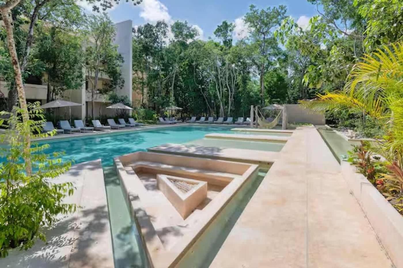 Holiday home 1st Flr Chic Jungle 1br Priv Pool Steam & Gym